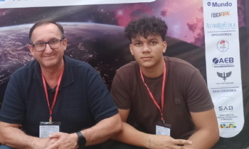 Franklin com professor Guilherme, na OBA 2024