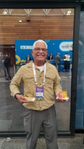 Prof. Gilmar Brito, coordenador do projeto, comemora as premiações do Inova