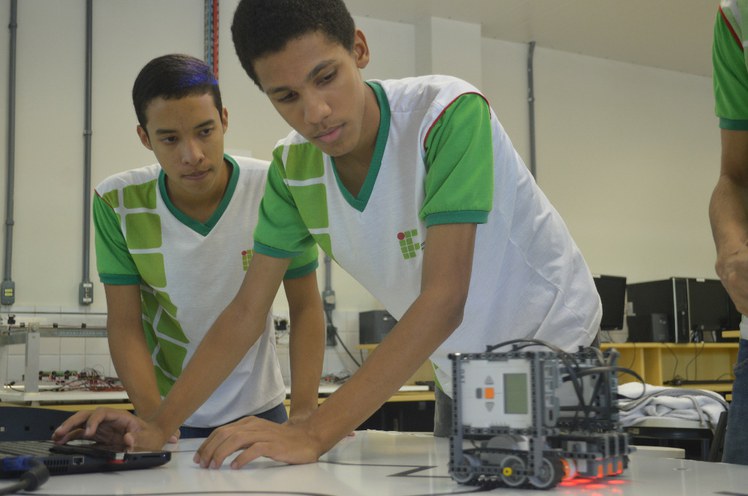 Curso Técnico em Mecatrônica.JPG